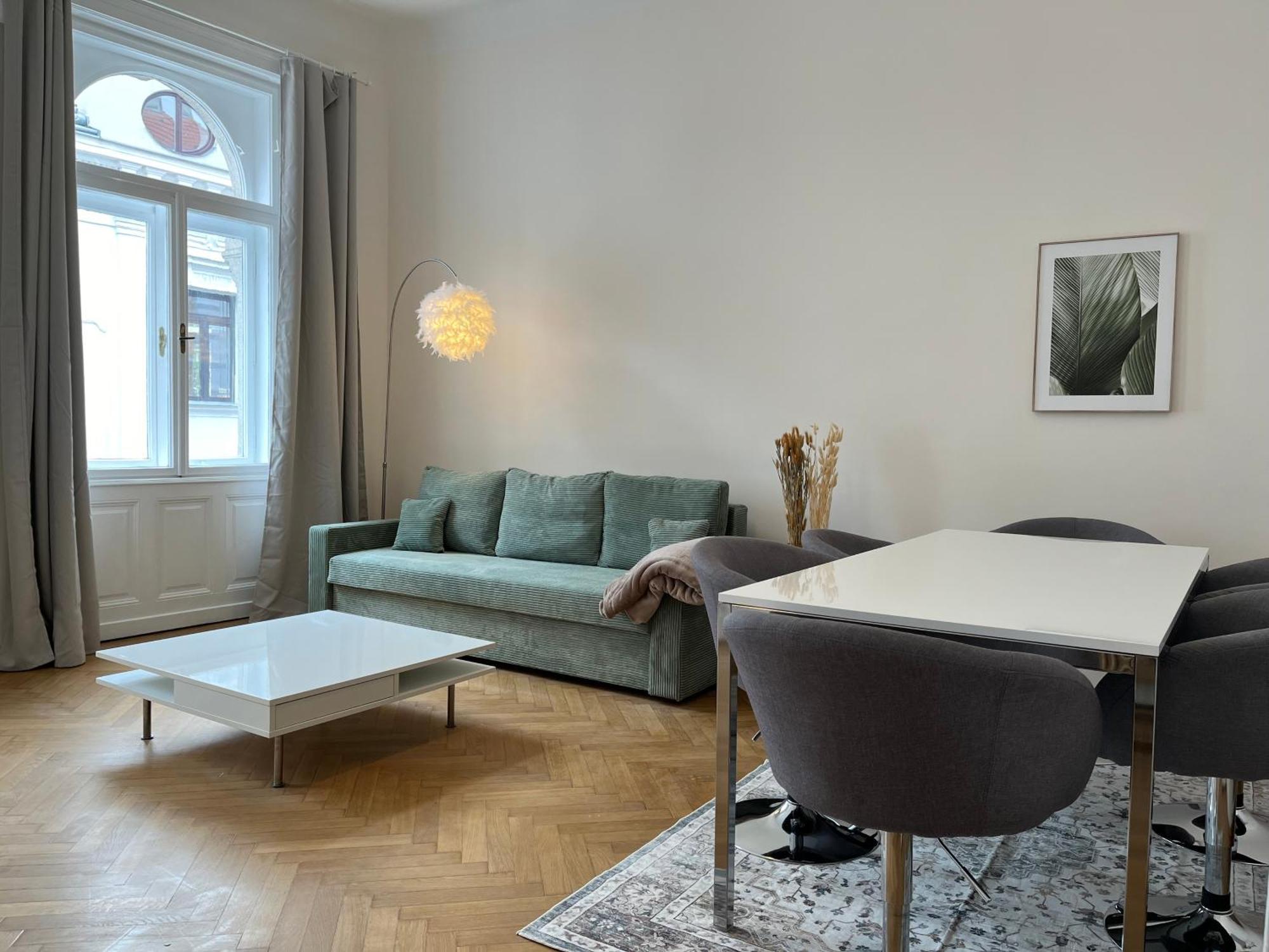 Grosszuegiger Wiener Altbau Gleich Neben Schoenbrunn Appartement *