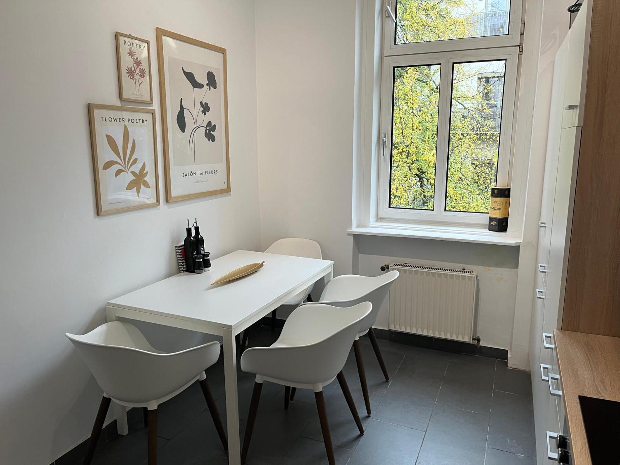 Appartement Grosszuegiger Wiener Altbau Gleich Neben Schoenbrunn