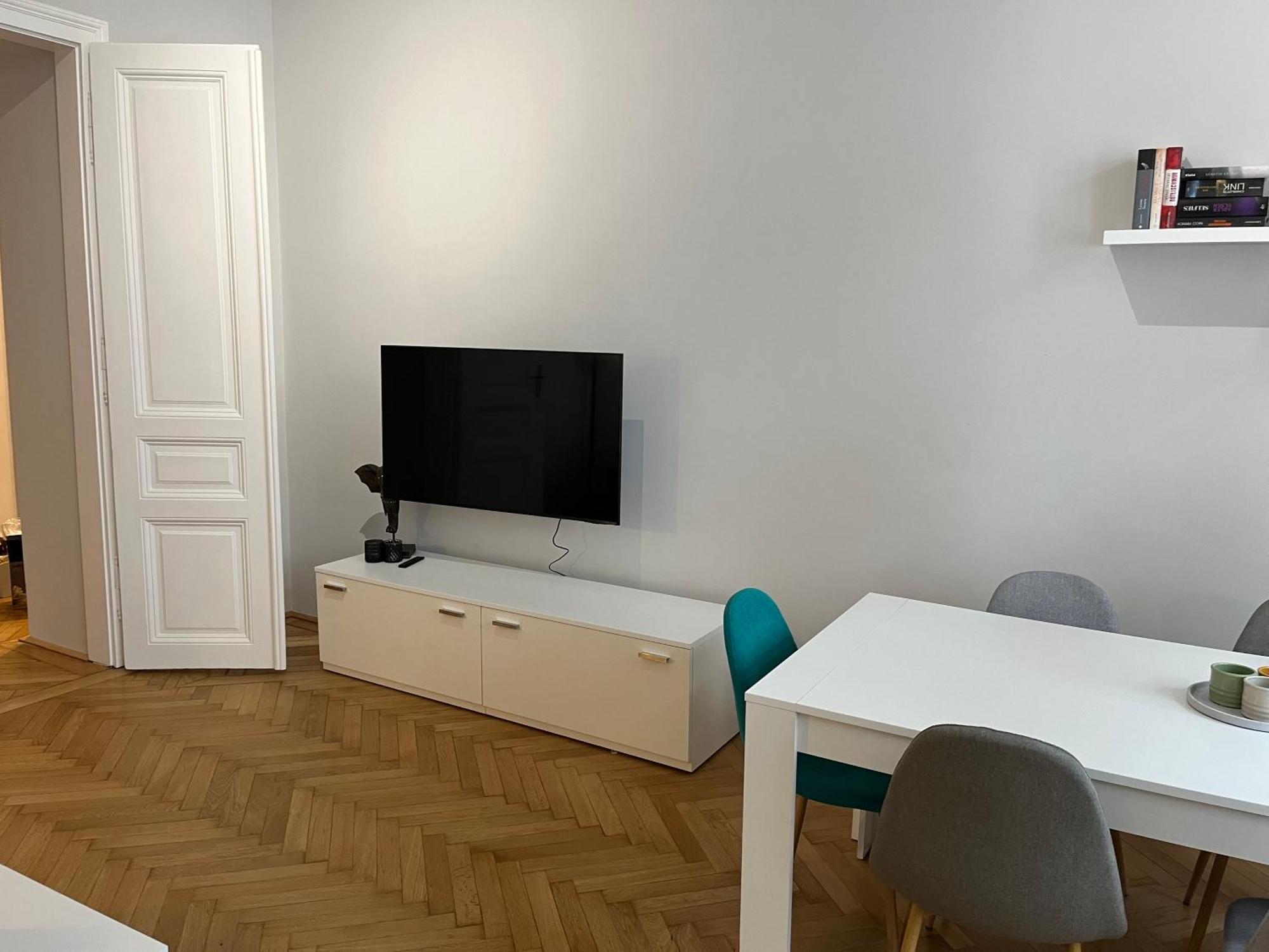 Appartement Grosszuegiger Wiener Altbau Gleich Neben Schoenbrunn Vienne